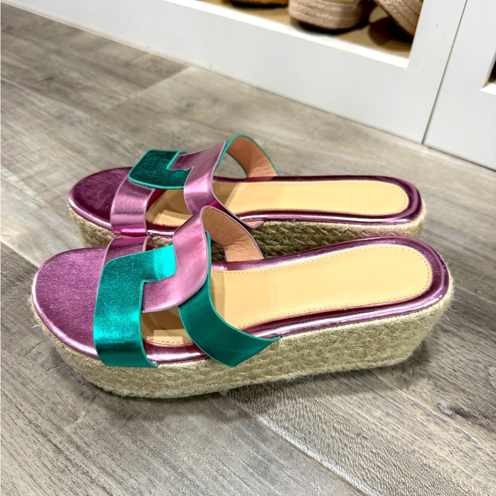 Like new metallic Colorblock wedge sandals